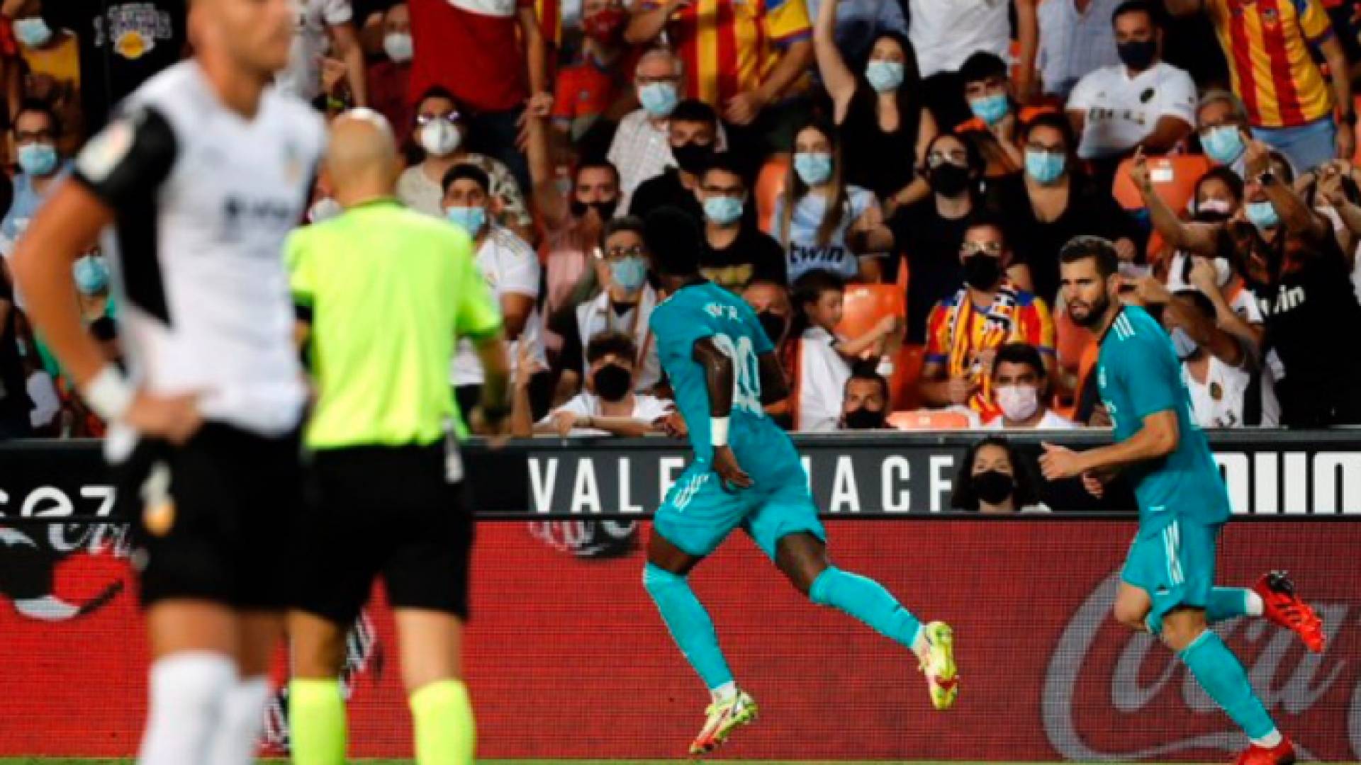 ريال مدريد يقلب الطاولة على فالنسيا وينفرد بالصدارة