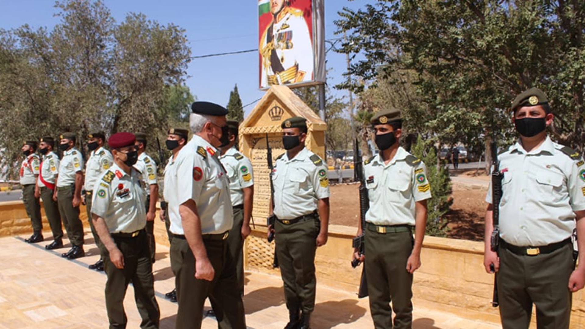 رئيس هيئة الأركان المشتركة خلال زيارته مديرية أمن وحماية المطارات