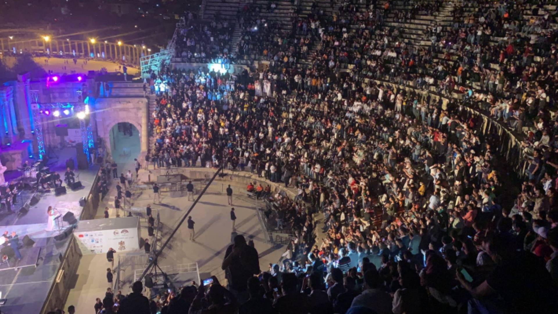 حشود في مهرجان جرش