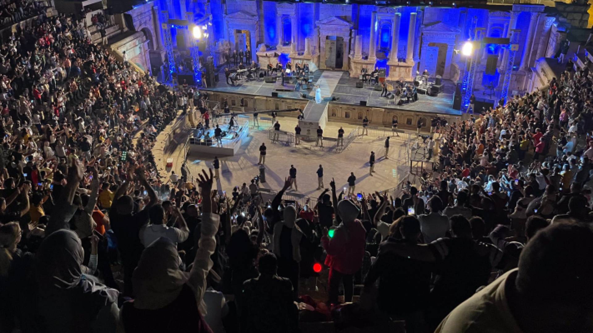 اخصائي أمراض صدرية: المشاهد في مهرجان جرش مزعجة جدا