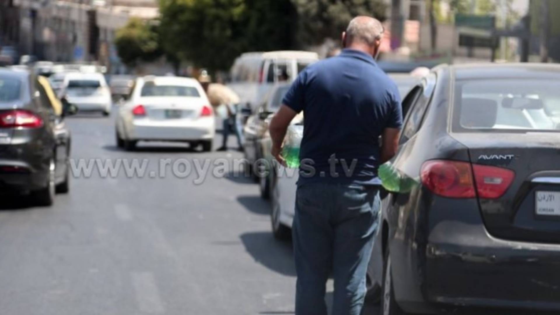الدوريات الخارجية تقدم بعض الخطوات التي يجب اتباعها عند نفاذ الوقود من السيارة