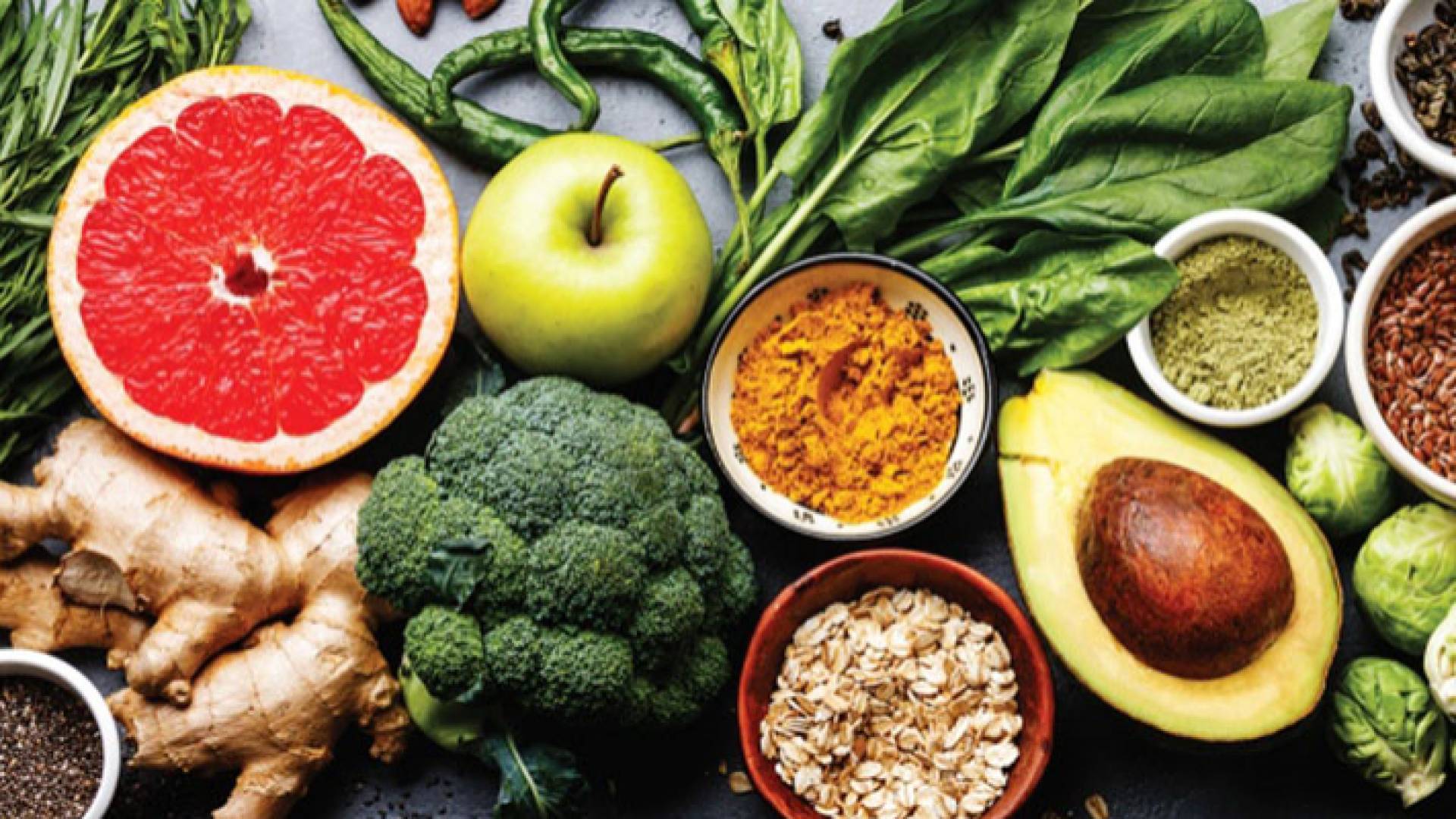 ينصح بالتركيز على الحبوب الكاملة والفواكه والخضروات