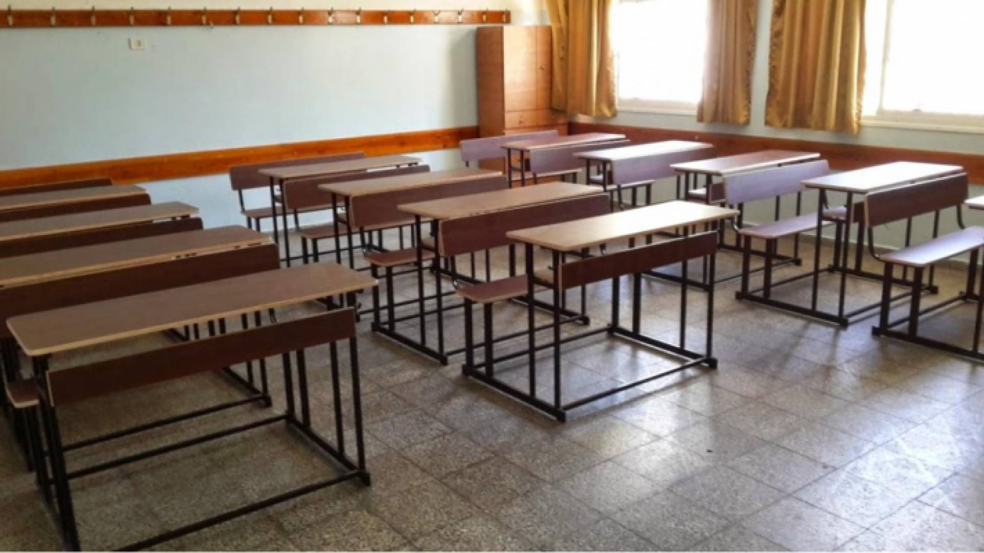 مقاعد دراسة - ارشيفية