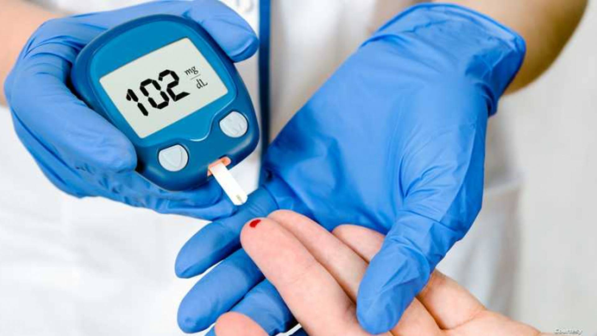 علامتان في الفم تنذران مرضى السكري