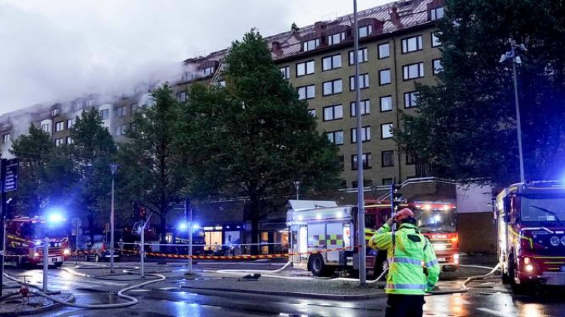 من موقع الانفجار