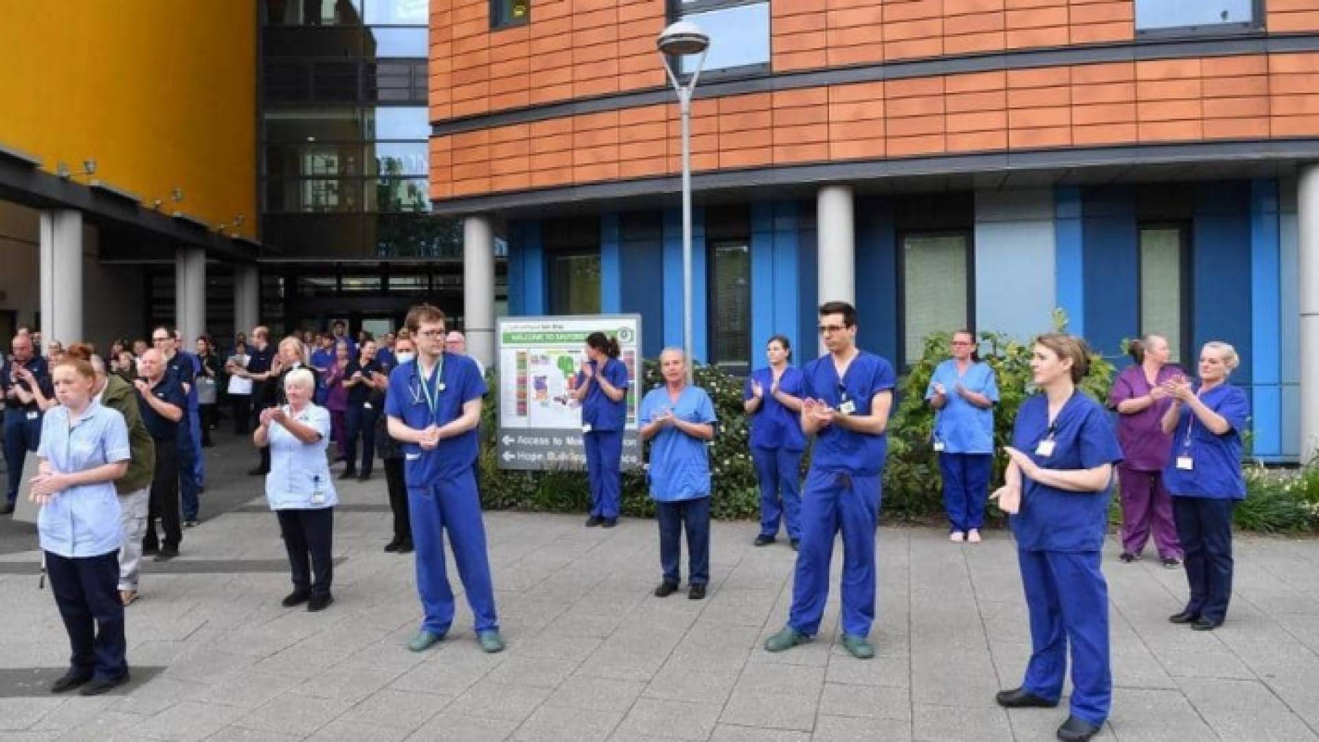 الأطباء والعاملون الأساسيون قلقون من نقص الوقود في المملكة المتحدة