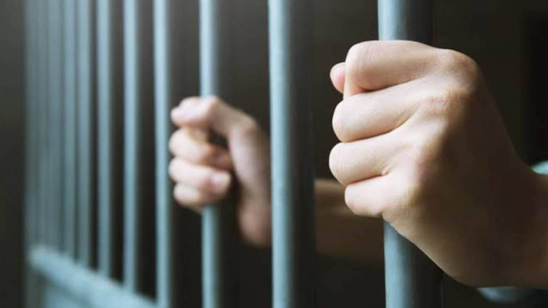 توقيف شخص 15 يوما زوّر تقارير طبية لفتاة