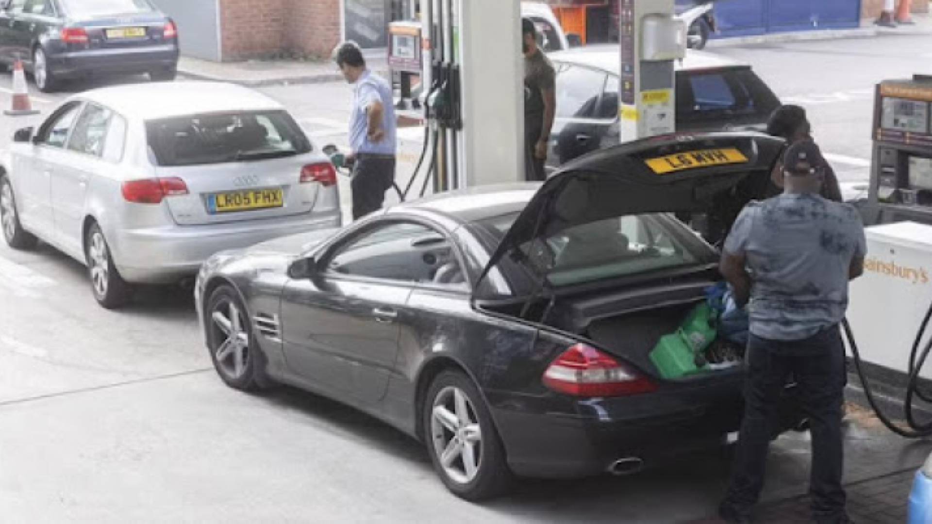 بريطانيا تفوض الجيش للتدخل بأزمة الوقود