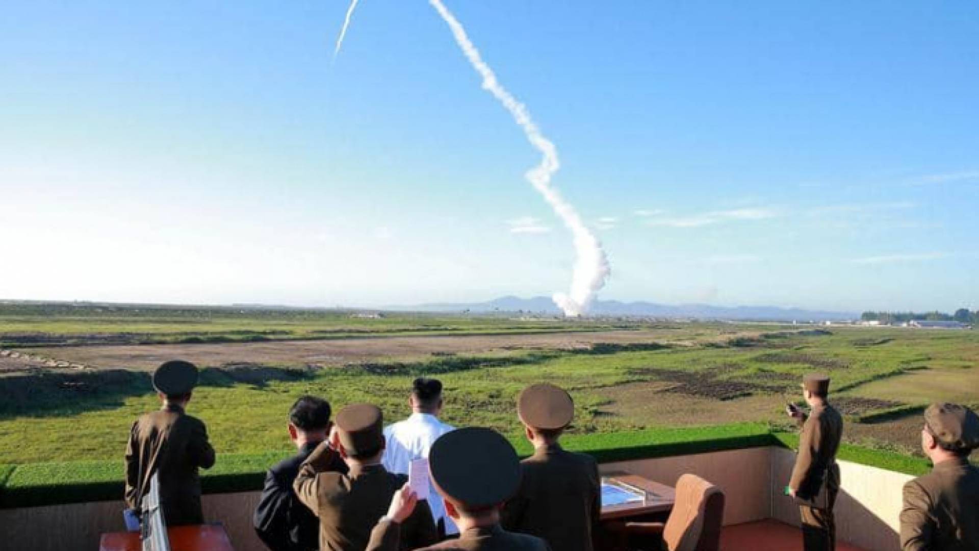 كوريا الشمالية تنجح في اختبار صاروخ مضاد للطائرات