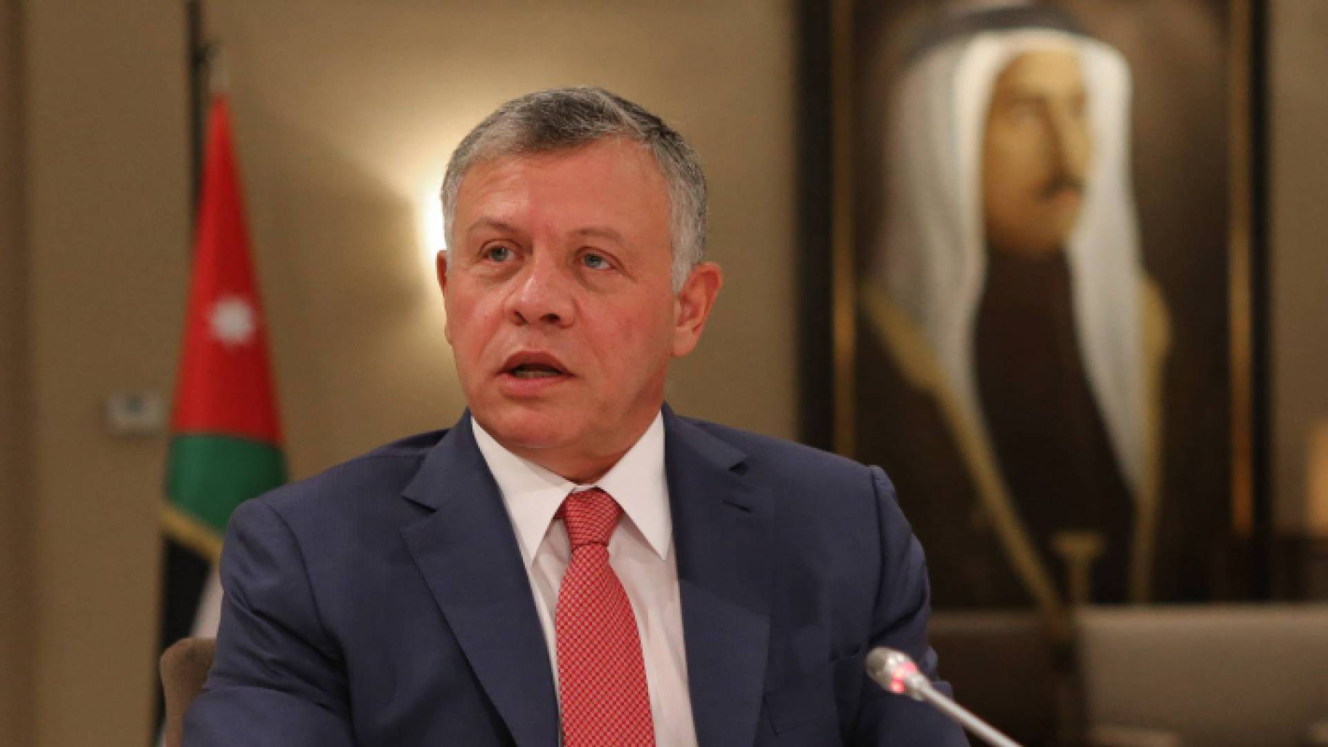 الملك يوجه الحكومة لدراسة جميع القضايا المتعلقة بإطالة اللسان