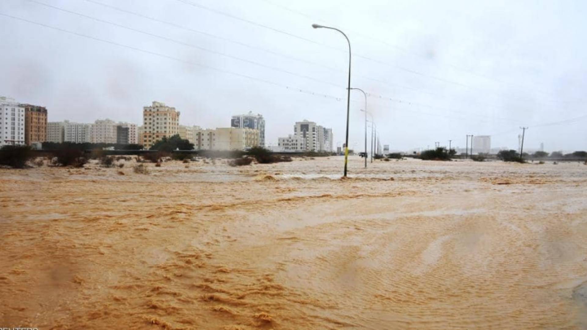 وصول الإعصار شاهين إلى عمان