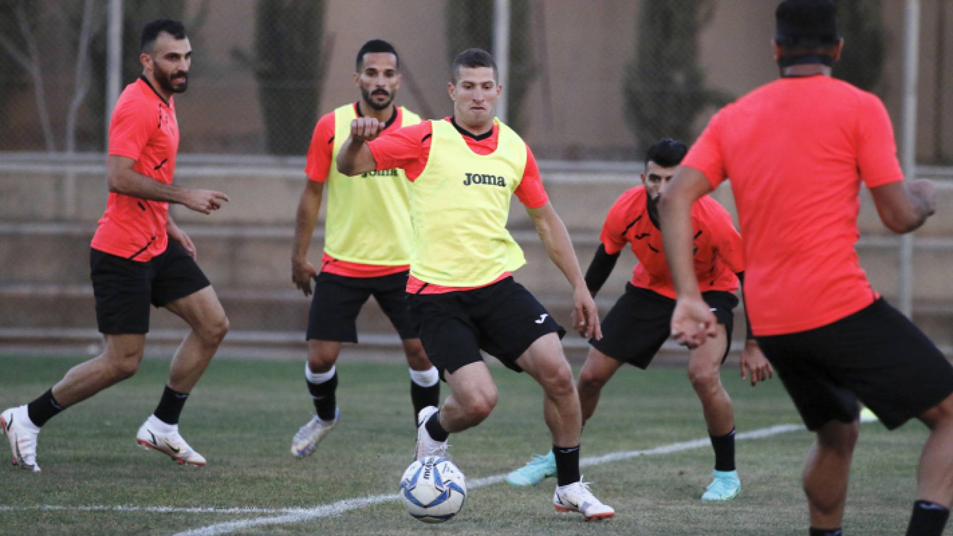 الجهاز الفني للنشامى يستدعي عايد وكمال