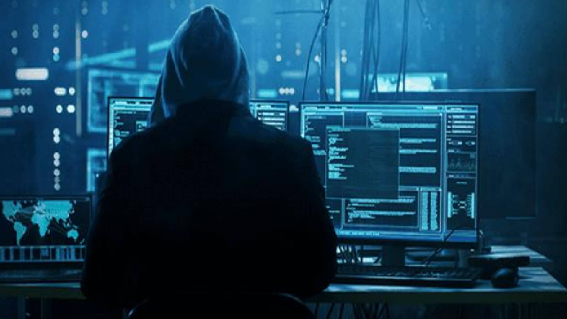 رويترز: هاكرز يدعى "سن جي سو" هو المسؤول عن إيقاف خدمات الفيسبوك وواتساب وانستغرام وعمره 13 عاما