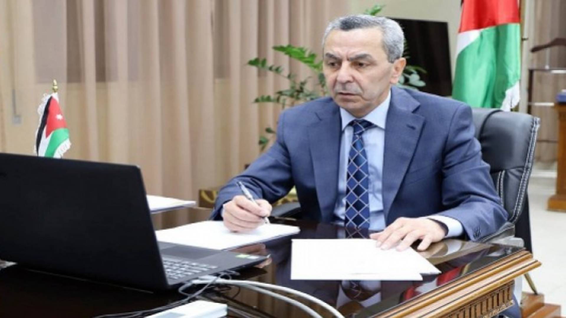 وزير التربية والتعليم، الدكتور محمد أبو قديس