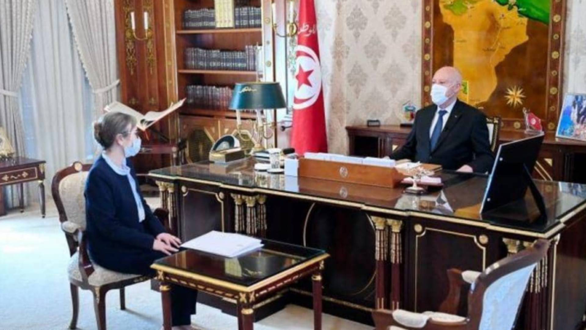 الرئيس التونسي خلال لقائه رئيسة الحكومة المكلفة نجلاء بودن