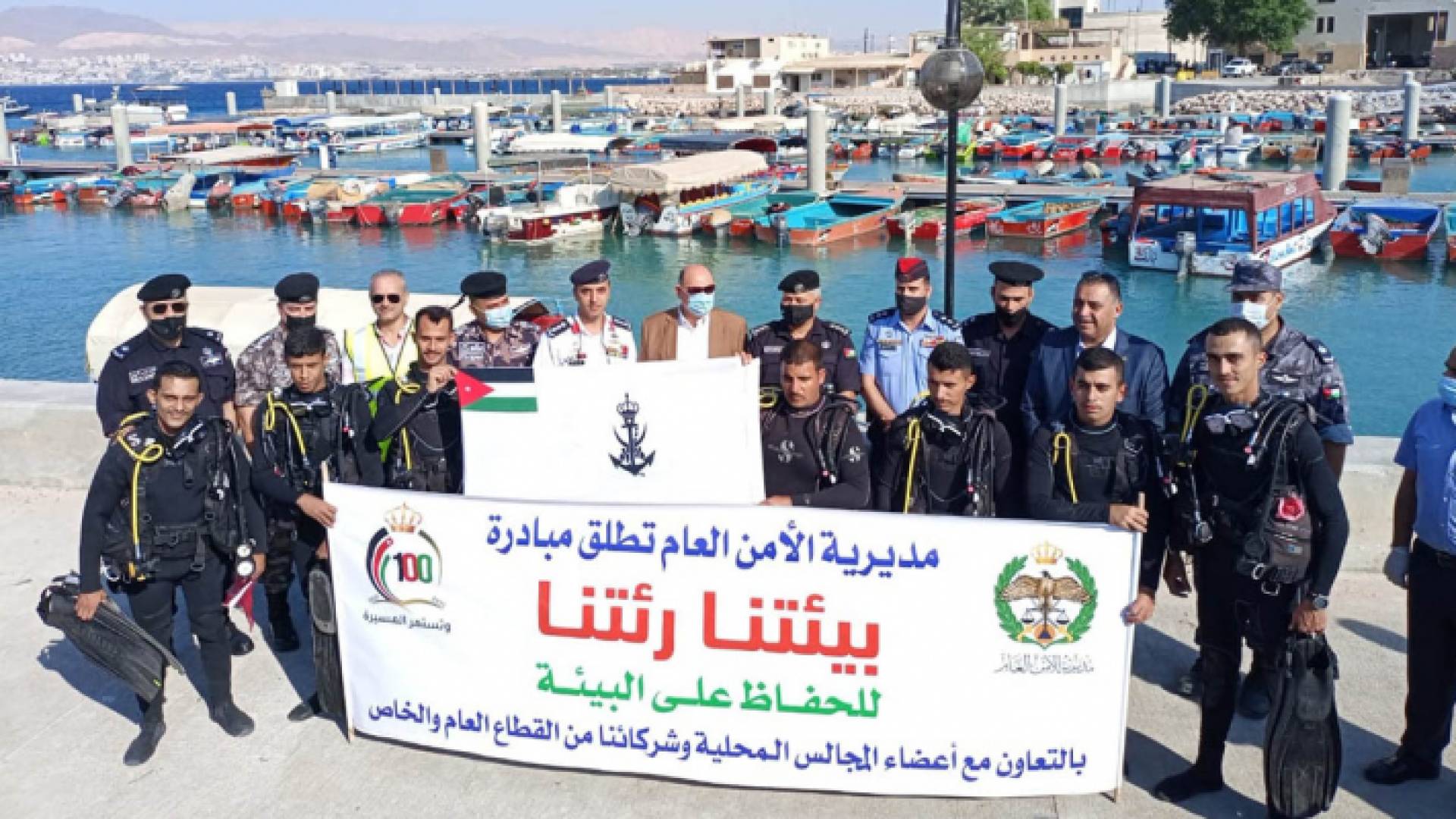 مشاركون في حملة "بيئتنا رئتنا"