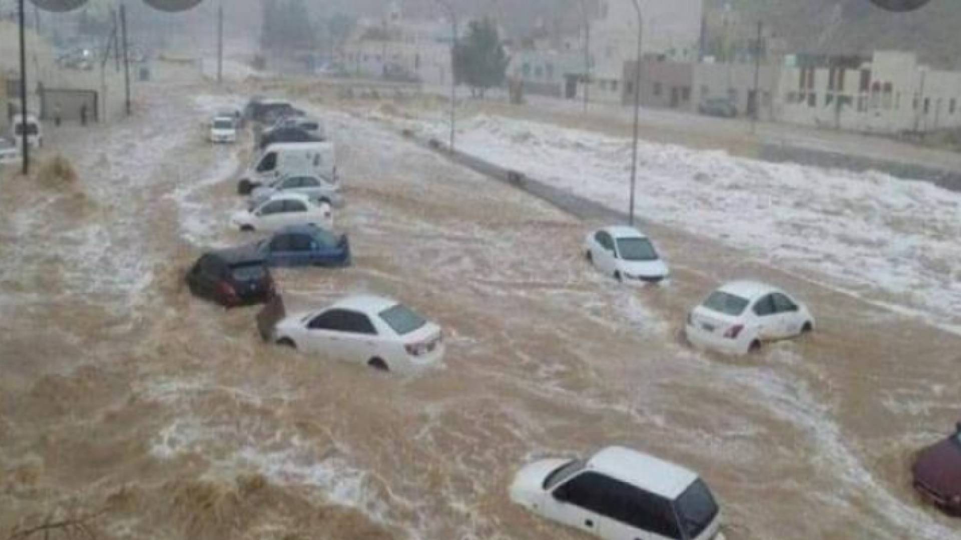 وفاة بهطول أمطار غزيرة وفيضانات في اليمن جراء إعصار "شاهين"