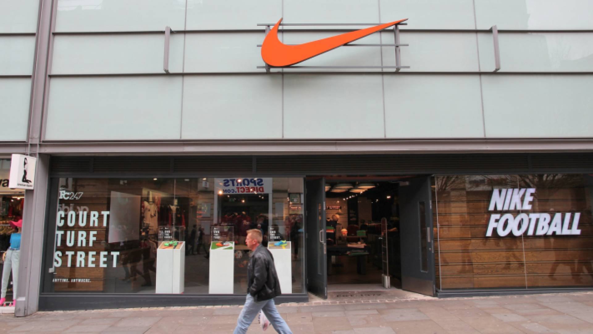 أحد متاجر شركة "نايكي"