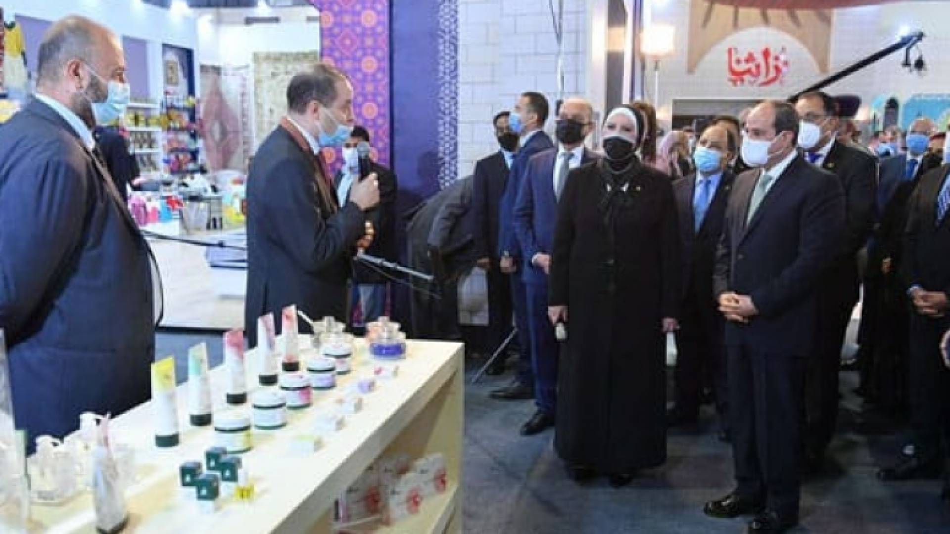 الرئيس المصري يزور الجناح الأردني بمعرض تراثنا