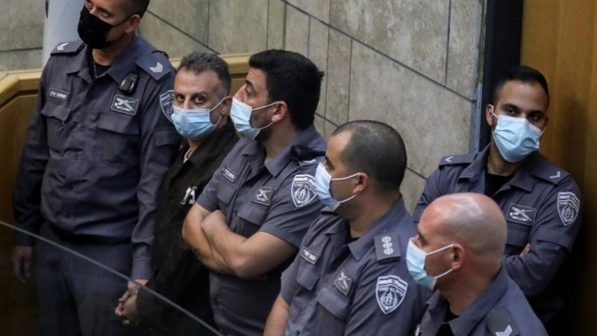 الأسير يعقوب قادري داخل محكمة تابعة للاحتلا الاسرائيلي