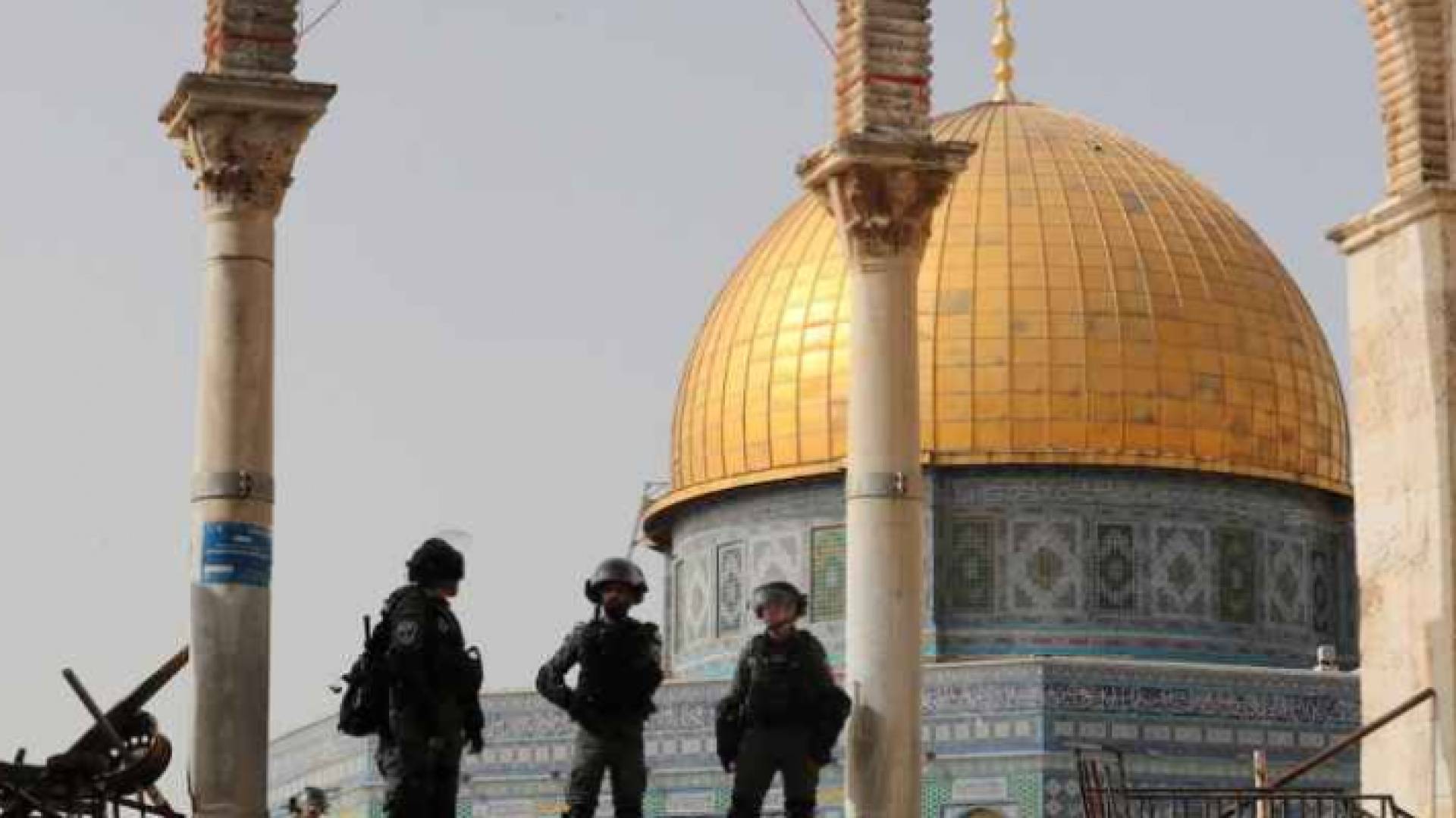 عناصر من جيش الاحتلال في المسجد الأقصى - ارشيفية