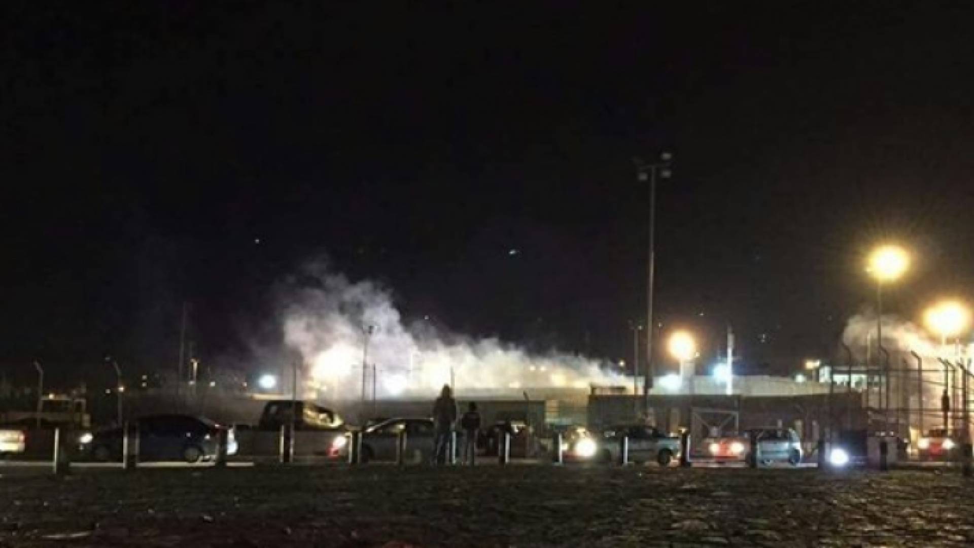 الاحتلال الإسرائيلي يشرع بهدم منشآت تجارية قرب حاجز قلنديا