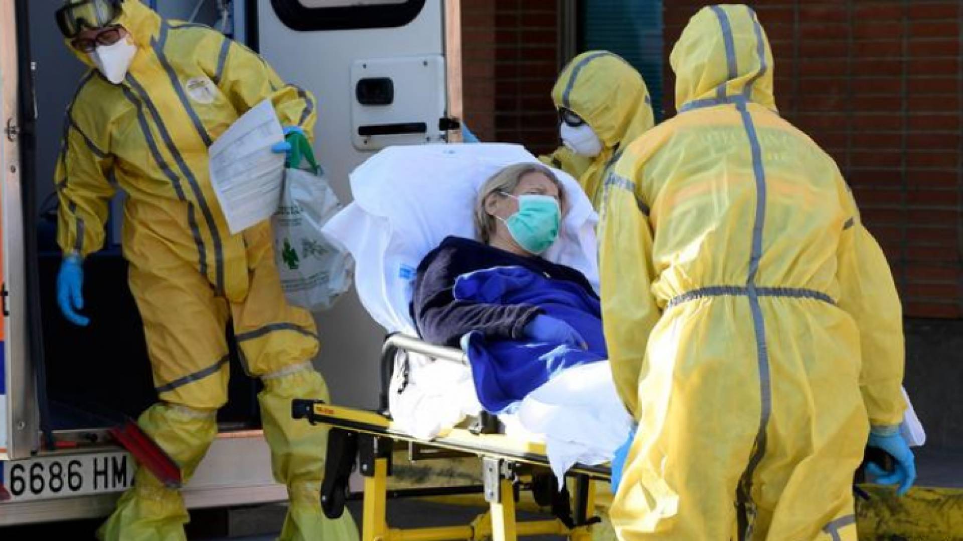 الفيروس تسبب بوفاة ما لا يقل عن 4,870,405 شخصا حول العالم