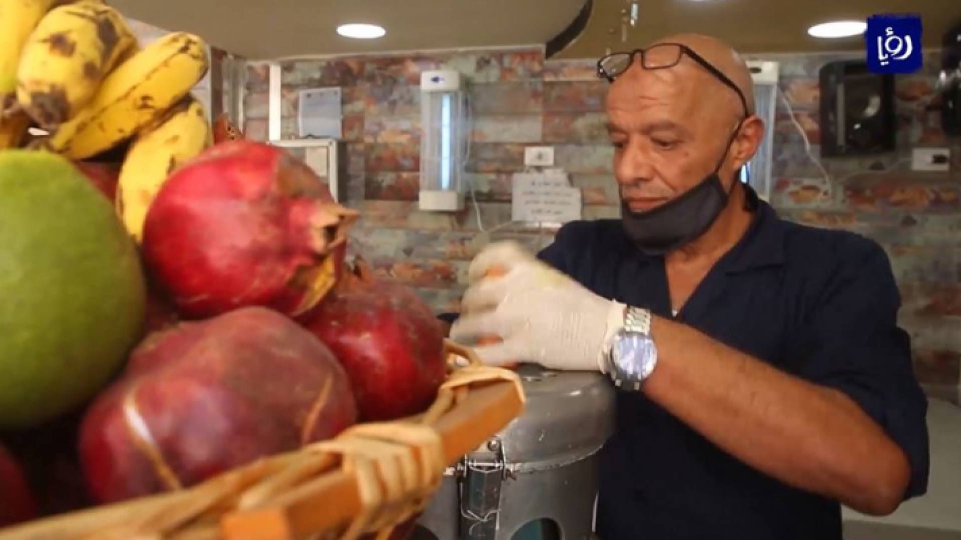 بائع العصير الطبيعي