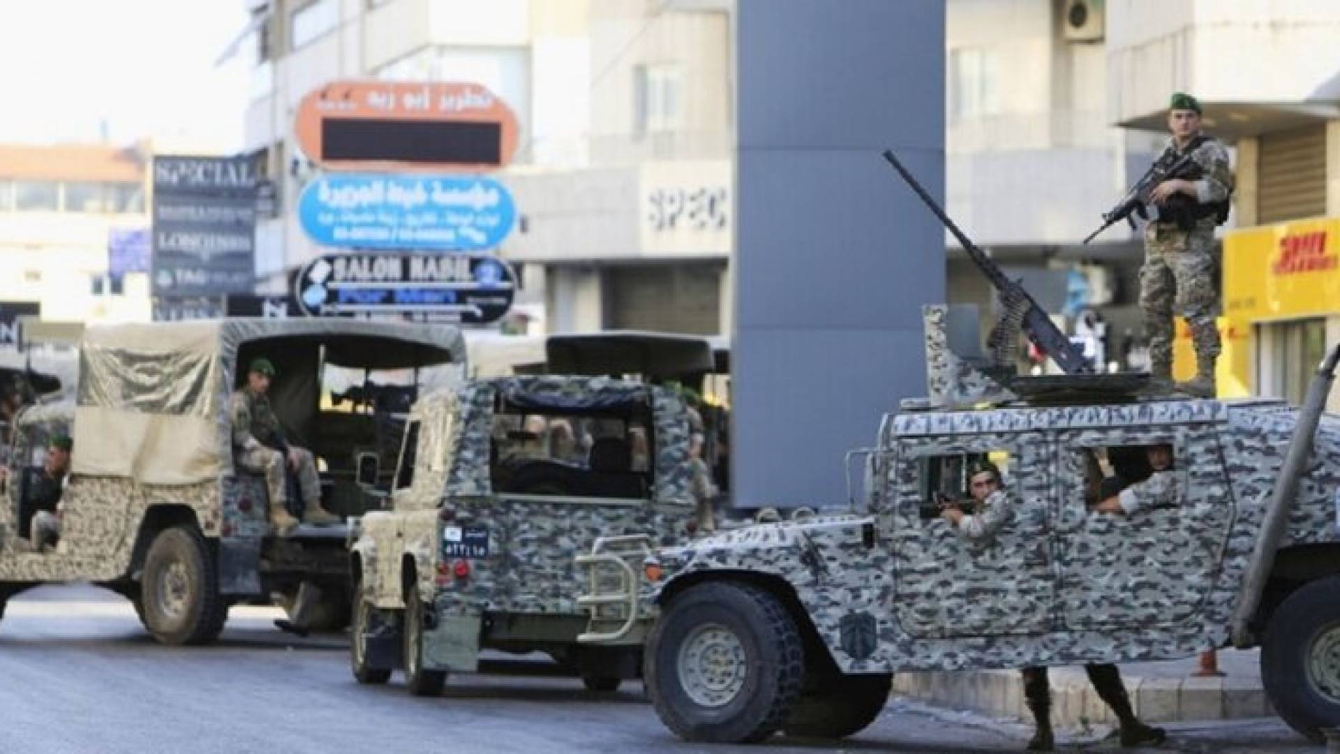 لبنان.. الجيش يكثف إجراءته عند مداخل بيروت