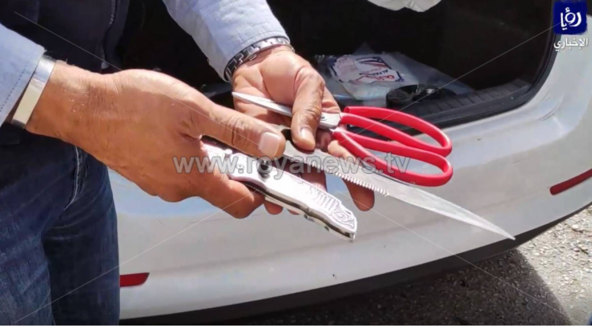 ضبط مسخري أحداث للتسول وبحوزتهما أدوات حادة في عمان