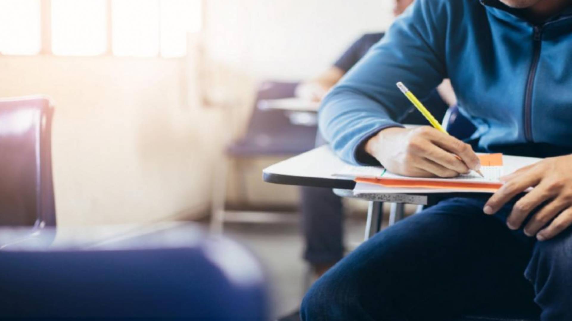 طالب في الغرفة الصفية - ارشيفية