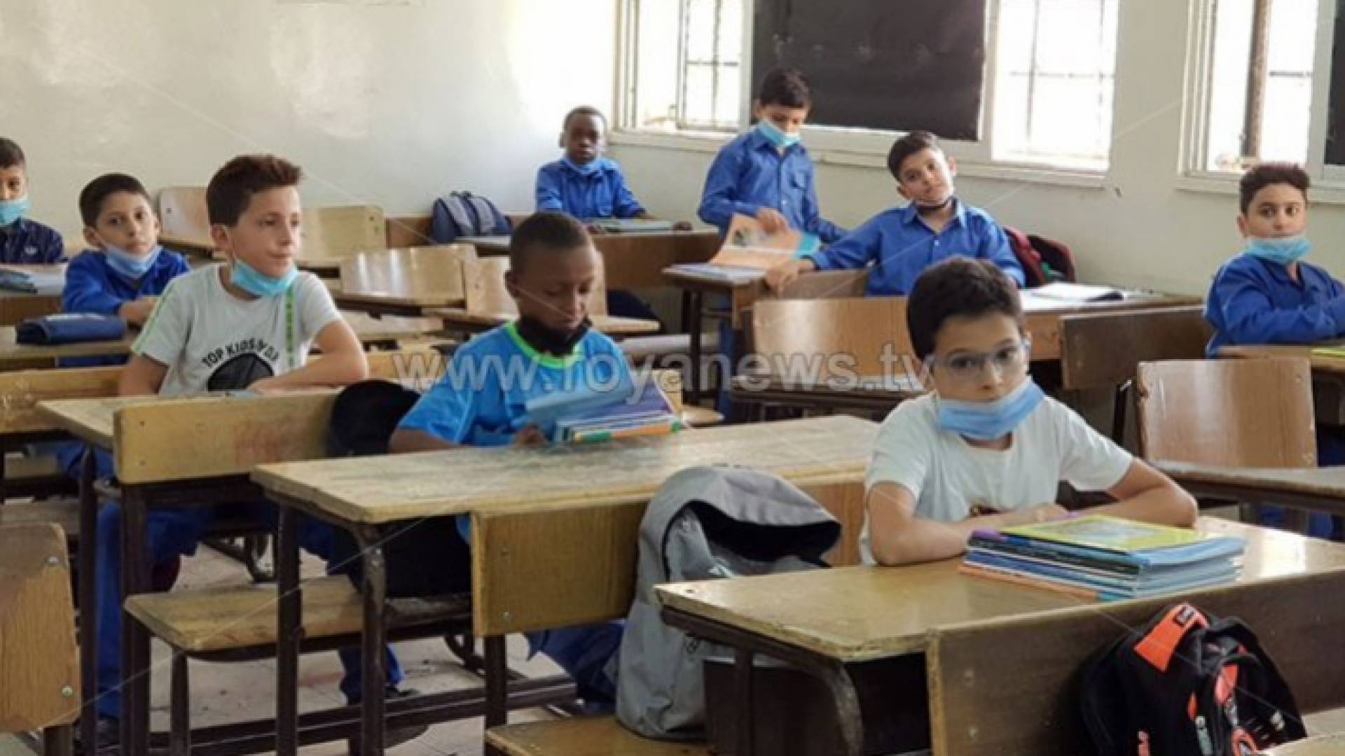 طلبة داخل الغرفة الصفية -ارشيفية