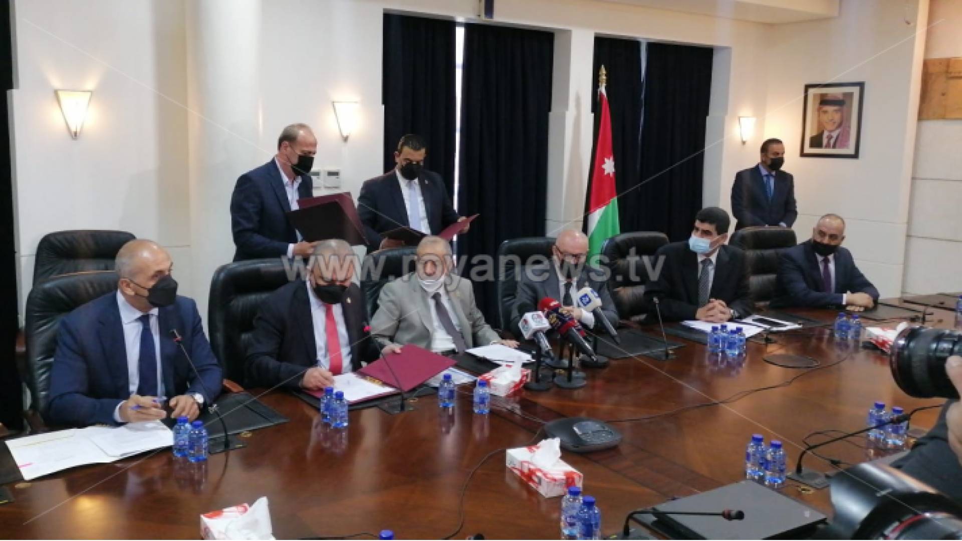 جانب من توقيع الاتفاقية