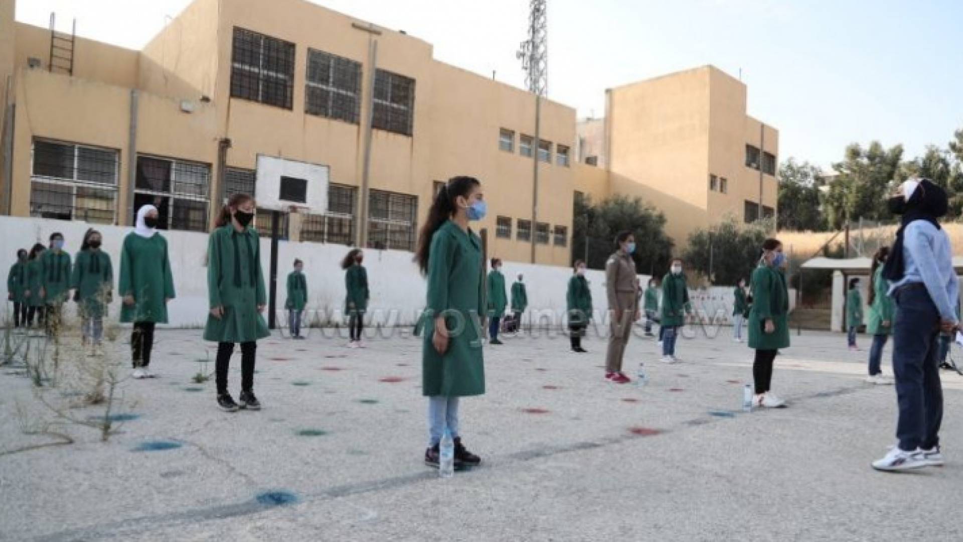 طلبة في الطابور الصباحي -ارشيفية