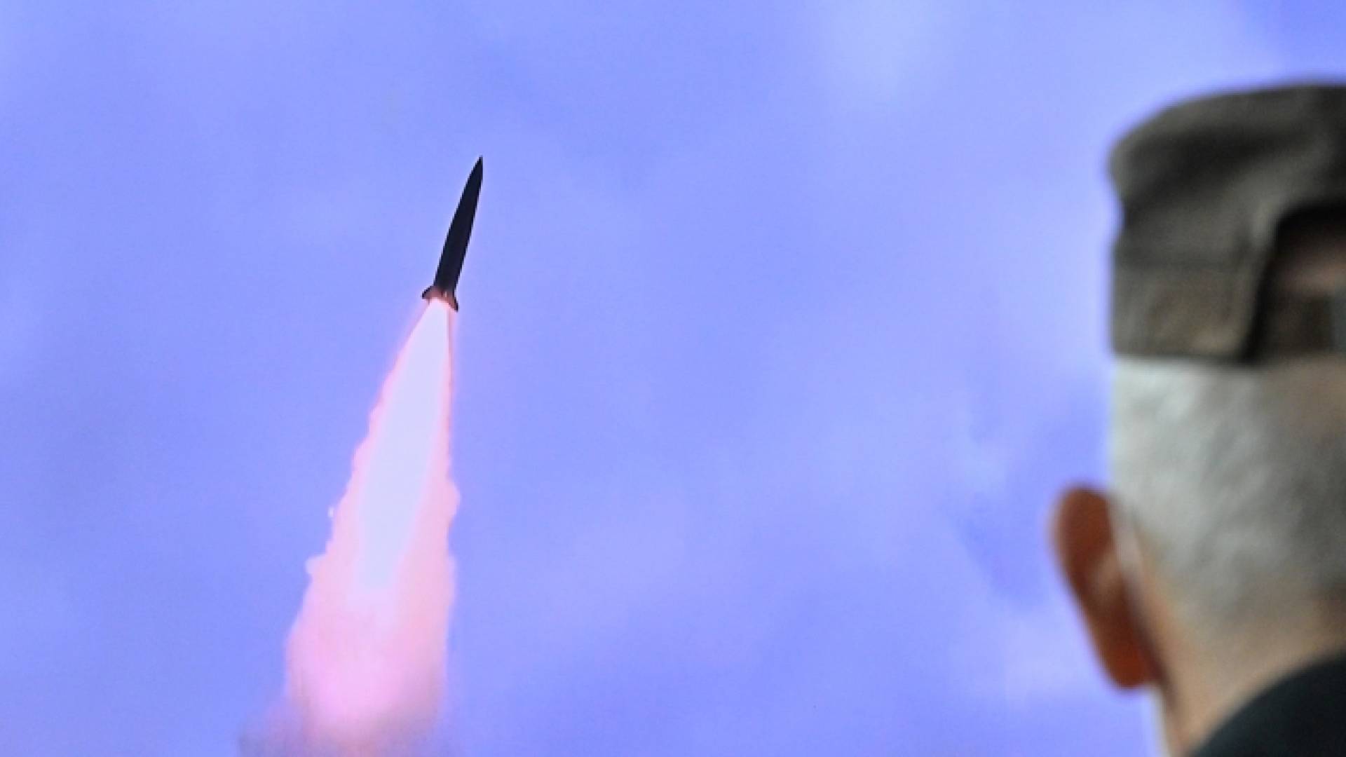 كوريا الشمالية تطلق صاروخا بالستيا من غواصة وفق سيول