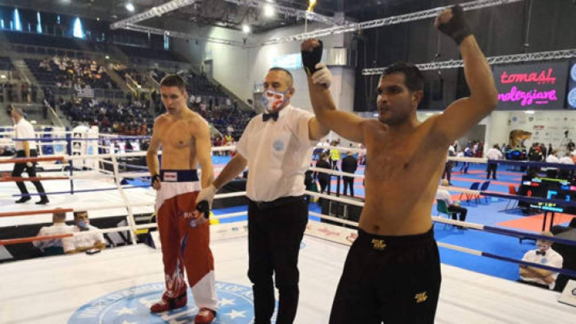 انتصاران لمنتخب الكيك بوكيسنج في بطولة العالم