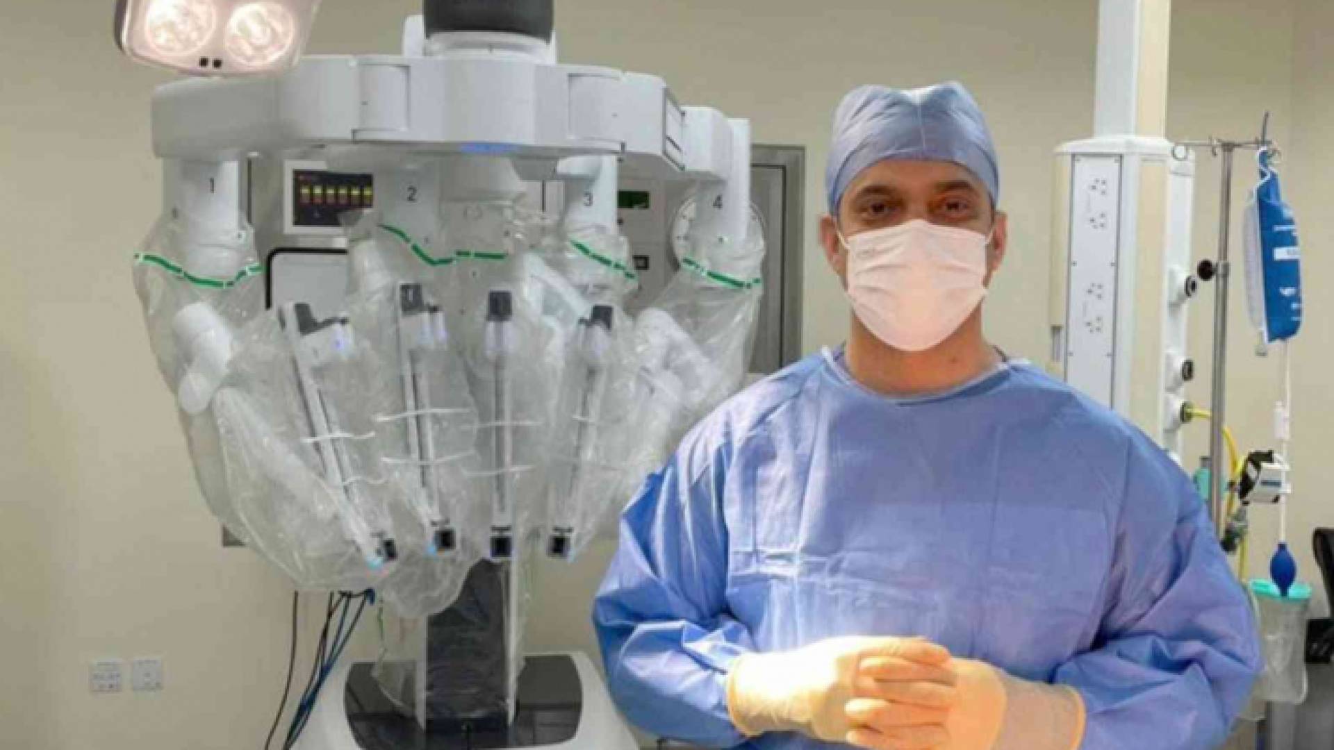 إجراء أول عملية جراحة كلى بالروبوت بدبي
