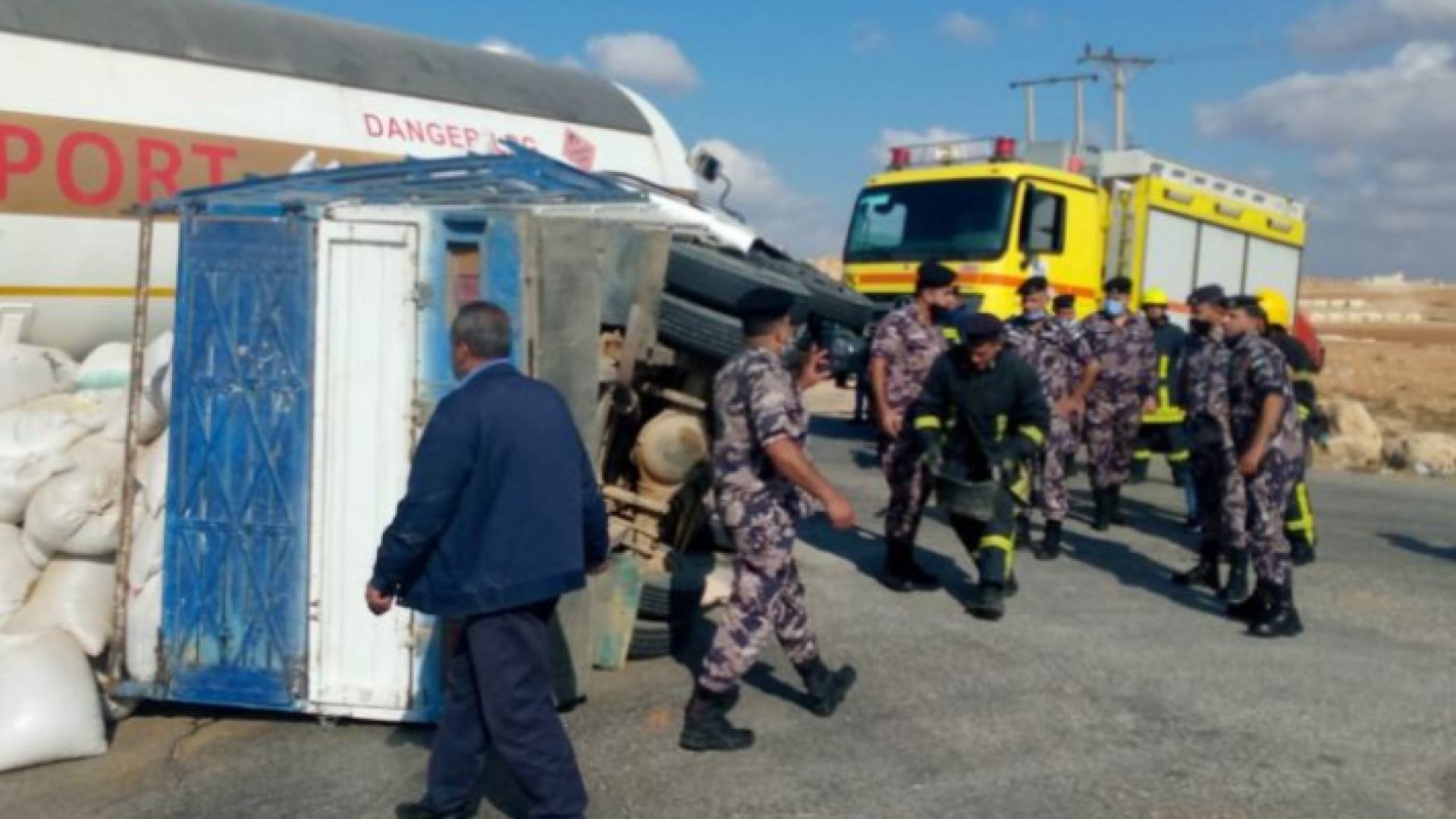 حادث سير يغلق طريق اربد الزرقاء