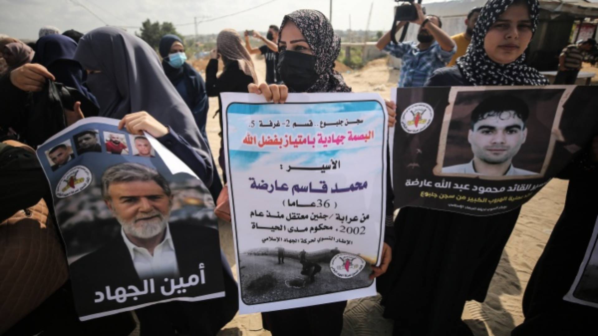 الأسرى الفلسطينيين يحققون مطالبهم ويعلنون إنتصار الاسرى في معركة الأمعاء الخاوية