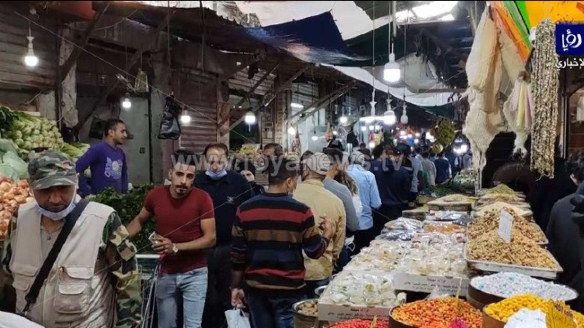 رؤيا ترصد تفاوتا بالالتزام بالإجراءات الوقائية ضد كورونا في وسط البلد بعمان