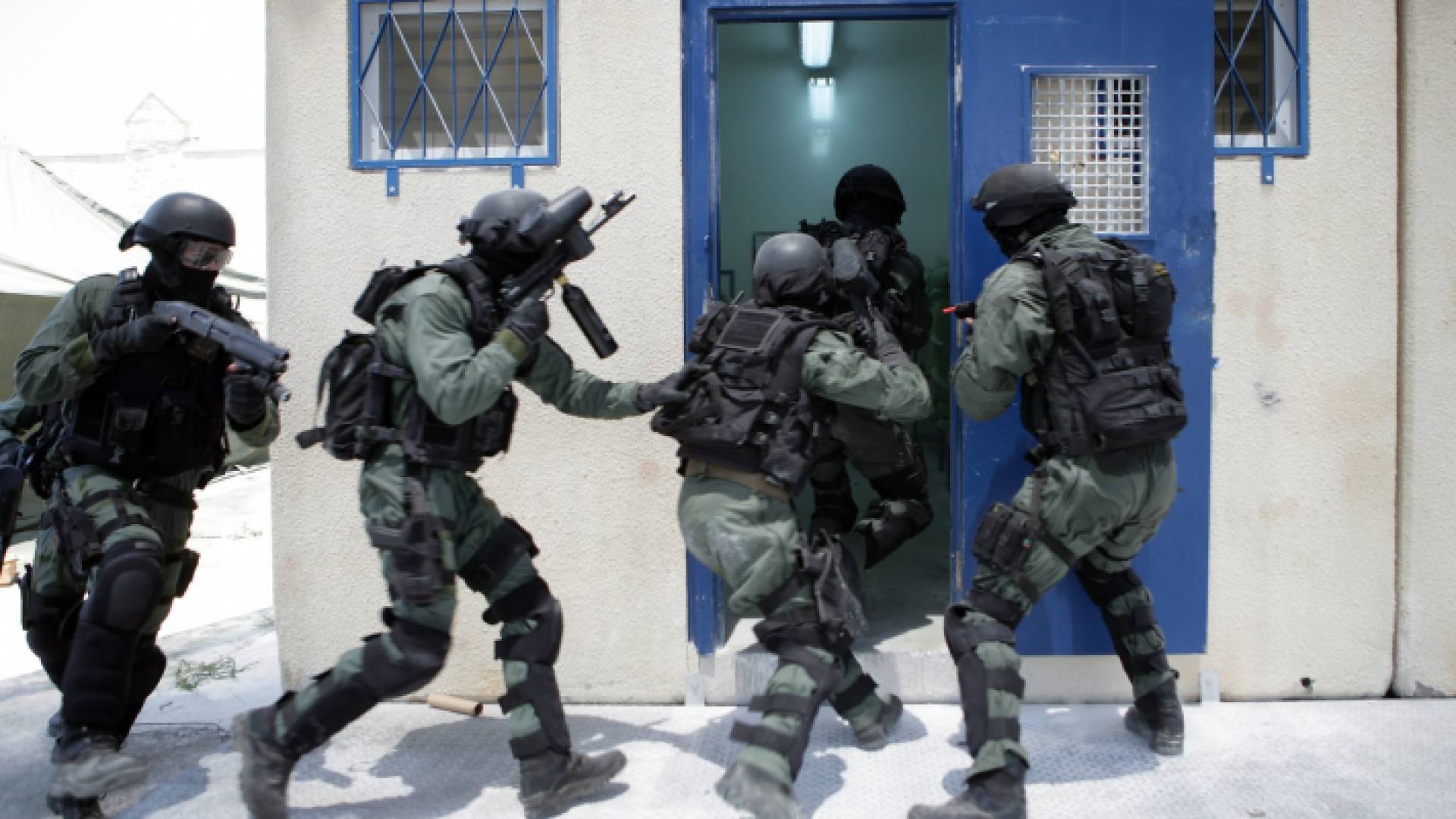 وحدات القمع في سجون الاحتلال في أثناء اقتحام أحد السجون - أرشيفية