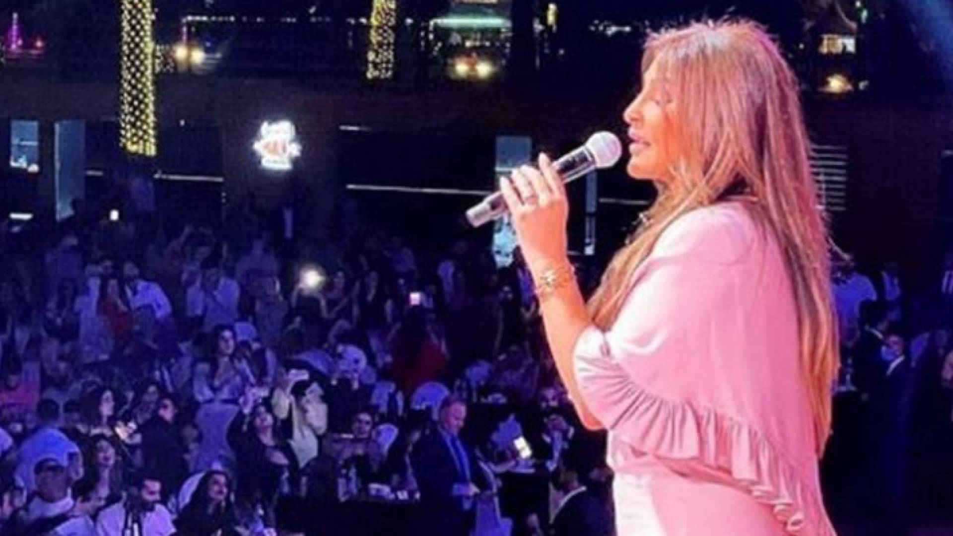 إليسا خلال الحفل