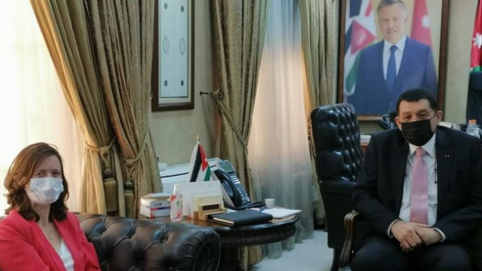 جانب من زيارة السفيرة البريطانية لوزارة العمل