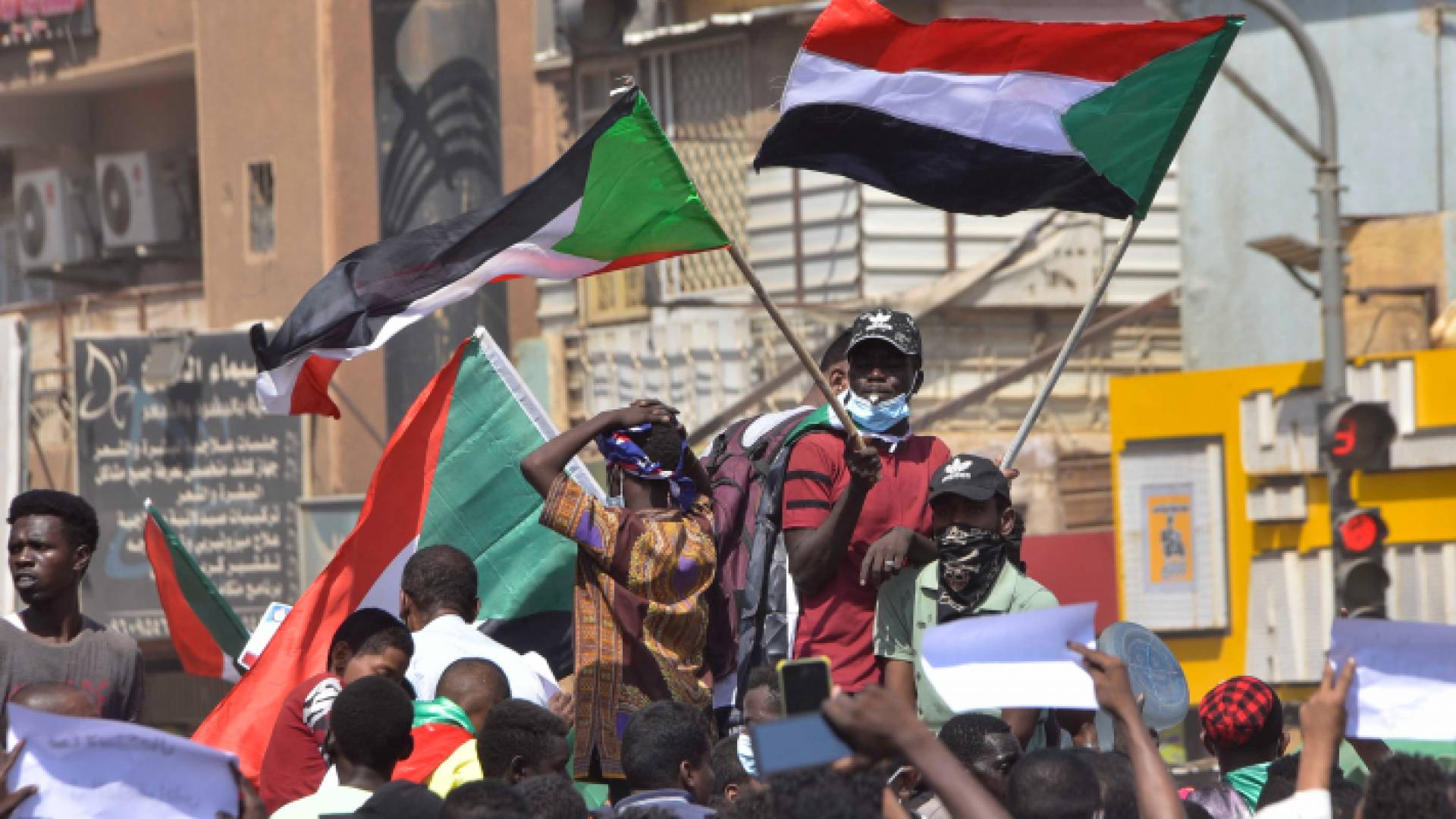 متظاهرون سودانيون - ارشيفية