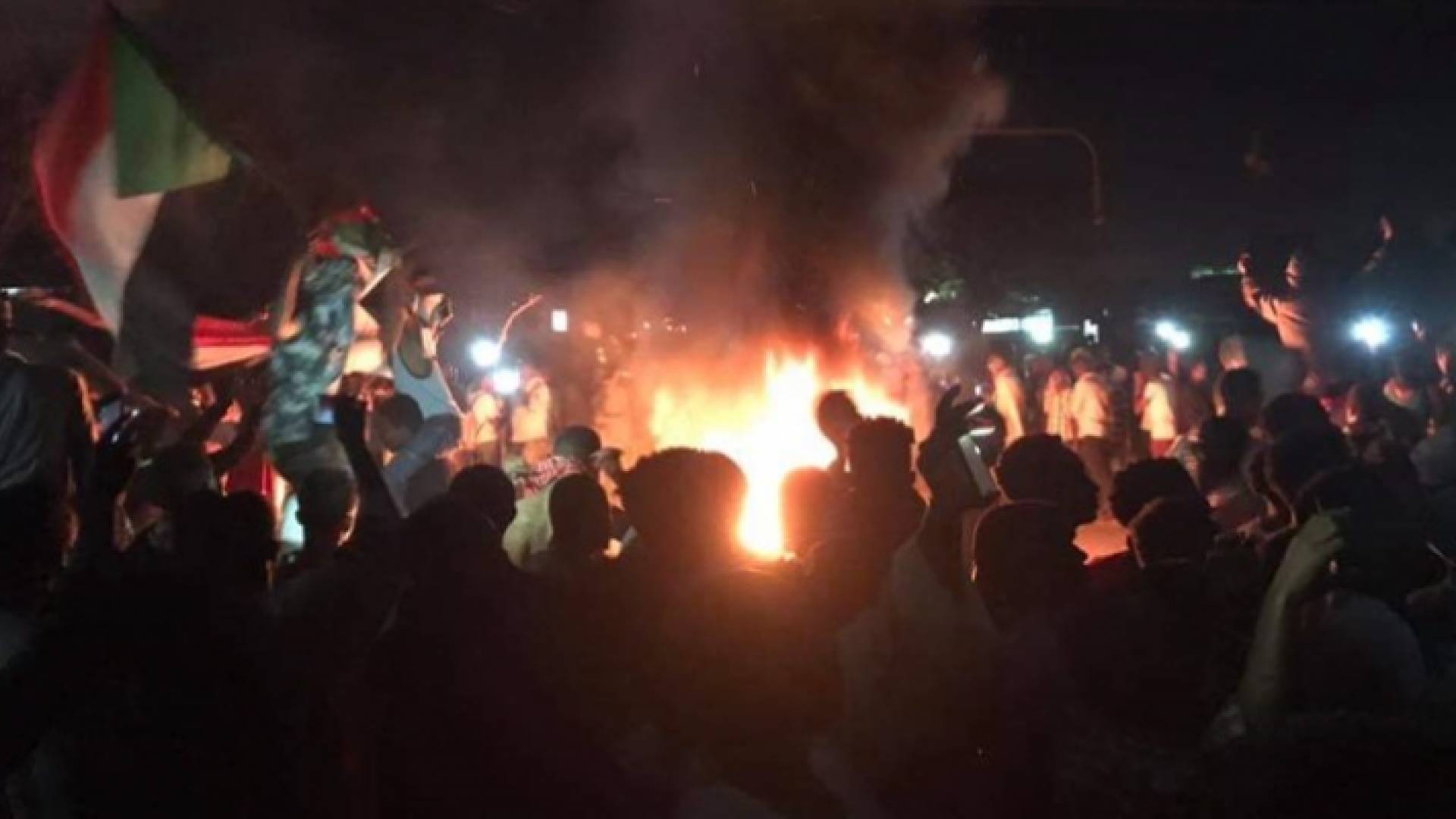 احتجاجات ليلية في السودان ضد "الانقلاب" العسكري