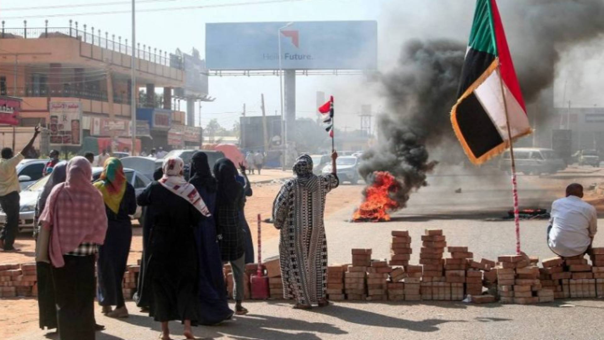 واشنطن تعلّق مساعدة مالية للسودان بـ700 مليون دولار بعد سيطرة العسكريين على الحكم