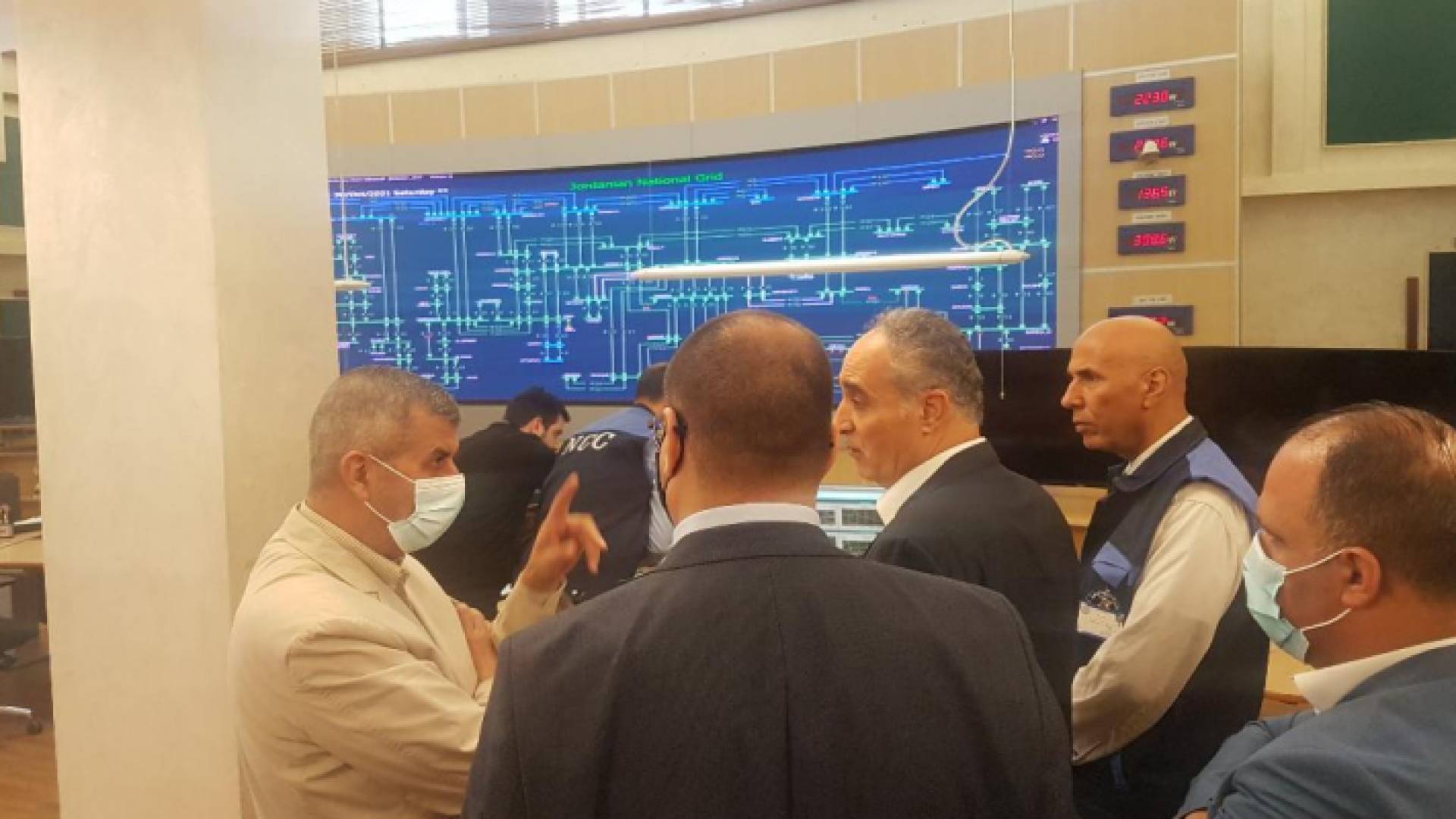من جولة وزير الطاقة في شركة الكهرباء الوطنية