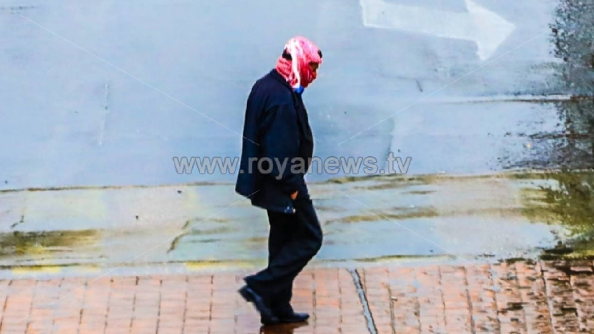 مسن في أحد شوارع عمان - ارشيفية