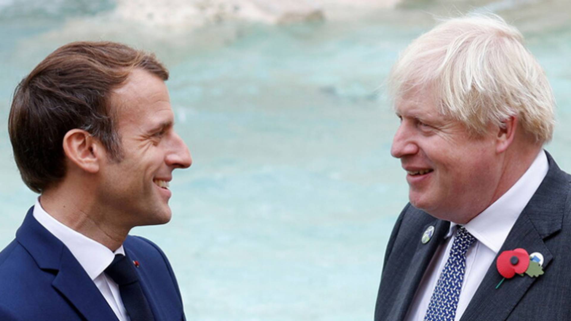 رئيس الوزراء البريطاني بوريس جونسون والرئيس الفرنسي ايمانويل ماكرون