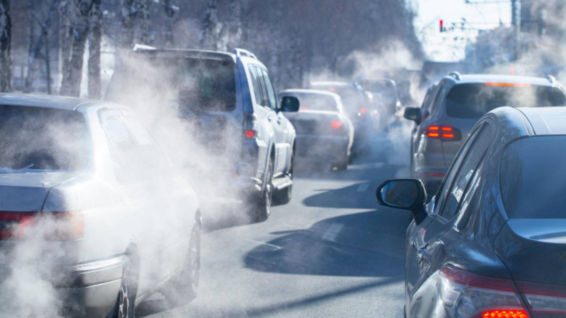 عوادم سيارات - تعبيرية